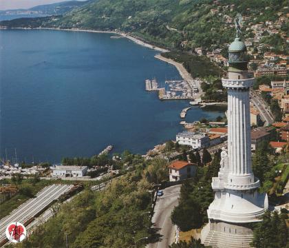 faro vittoria e barcola veduta aerea