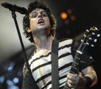 epa03408536 (FILE) Lead singer of US band Green Day, Billie Joe Armstrong performs during a concert at Kindl Buehne Wuhlheide in Berlin, Germany, 30 August 2012. According to media reports on 24 September 2012, Armstrong will go into rehab for treatment of substance abuse, after a public meltdown during a concert in Las Vegas, USA, on 21 September.  EPA/BRITTA PEDERSEN