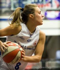 lara cumbat 211012