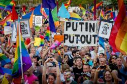 manifestazione gay anti putin