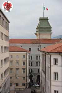 trieste - palazzo del comune da dietro