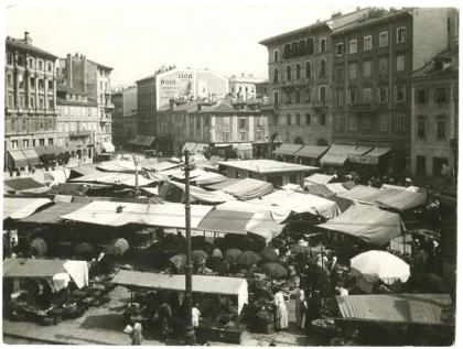 trieste piazza goldoni antica