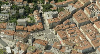 trieste piazza goldoni via mazzini