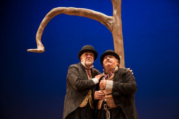 1-aspettando-godot-l-virgilio-a-salines -ph-andrea-gatopoulos