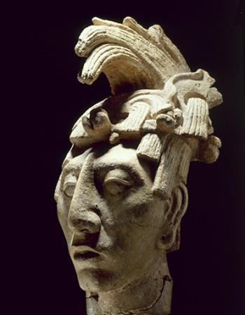 Palenque, Mexico<br />
Portrait head of Pakal, c. AD 650-683<br />
stucco, 43 x 17 cm (16 15/16 x 6 11/16)<br />
Museo Nacional de Antropología - INAH, Mexico<br />
© Photo: Michael Zabé