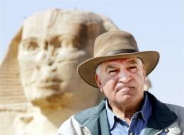 zahi hawass and sphinx